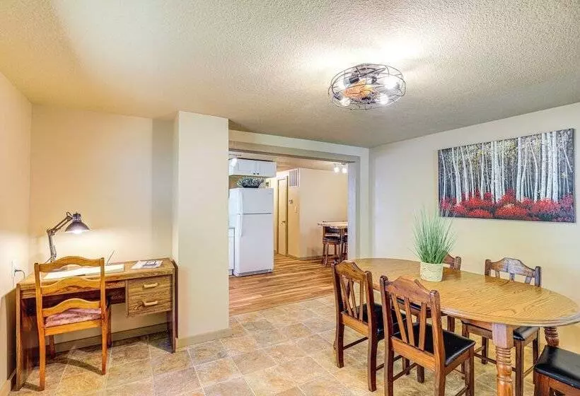 Peaceful Mars Hill Home W/ Porch & Mountain Views