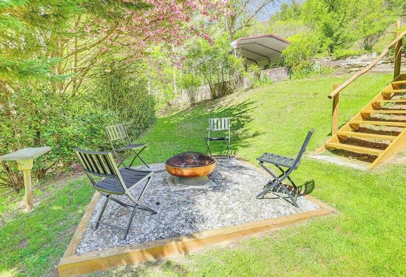 Peaceful Mars Hill Home W/ Porch & Mountain Views