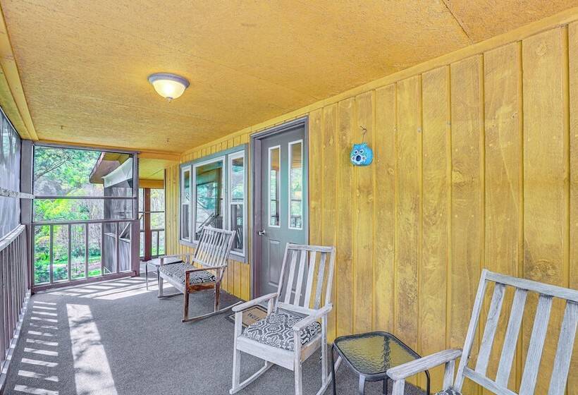 Peaceful Mars Hill Home W/ Porch & Mountain Views