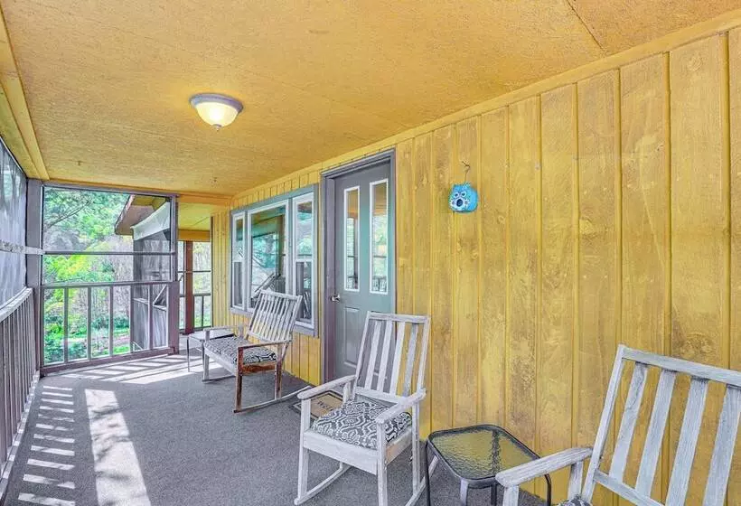 Peaceful Mars Hill Home W/ Porch & Mountain Views