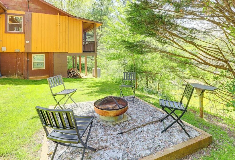 Peaceful Mars Hill Home W/ Porch & Mountain Views