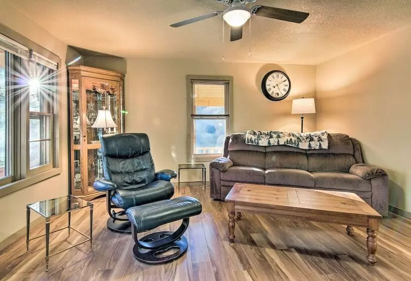 Peaceful Mars Hill Home W/ Porch & Mountain Views