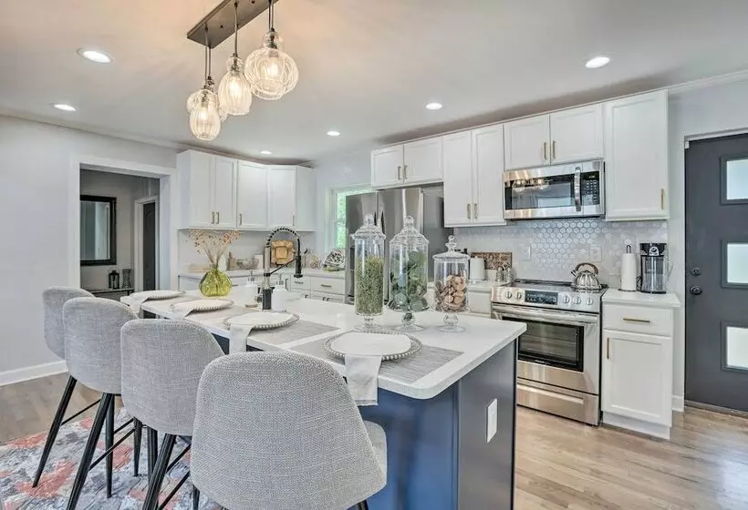 Modern, Colorful Home ~ 2 Mi To Tuskegee Uni