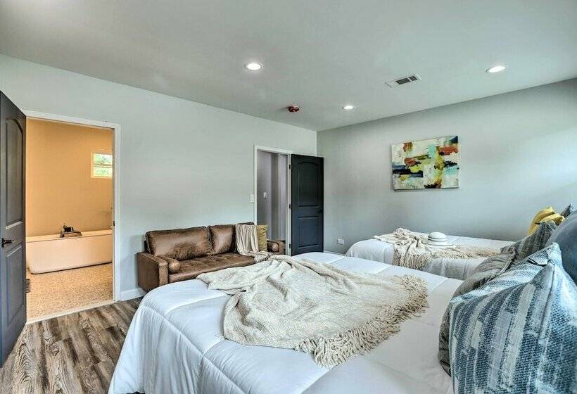 Modern, Colorful Home ~ 2 Mi To Tuskegee Uni