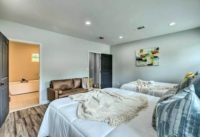 Modern, Colorful Home ~ 2 Mi To Tuskegee Uni