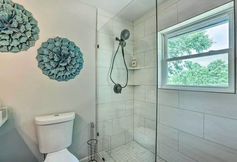 Modern, Colorful Home ~ 2 Mi To Tuskegee Uni