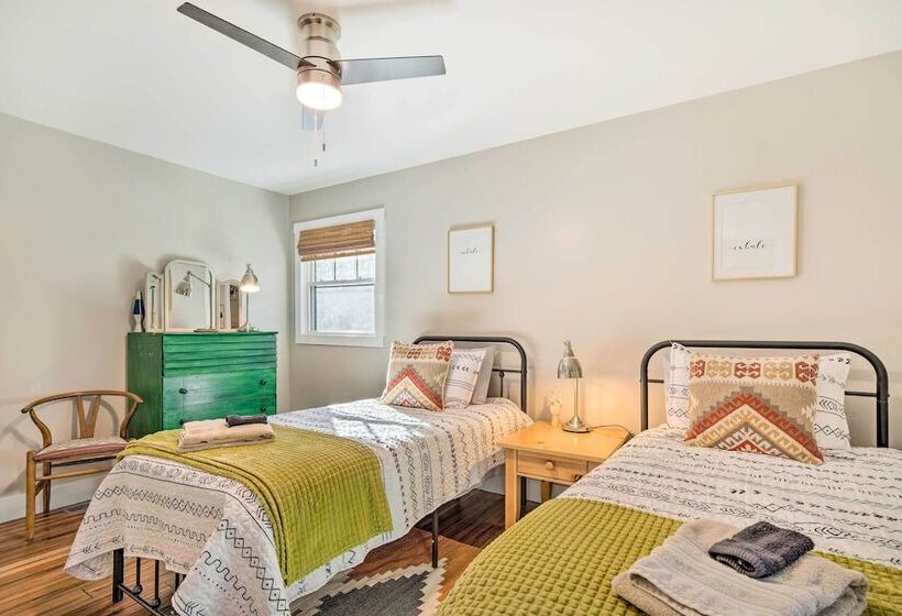 Peaceful Brevard Mountain Cabin: Hike, Golf & Swim