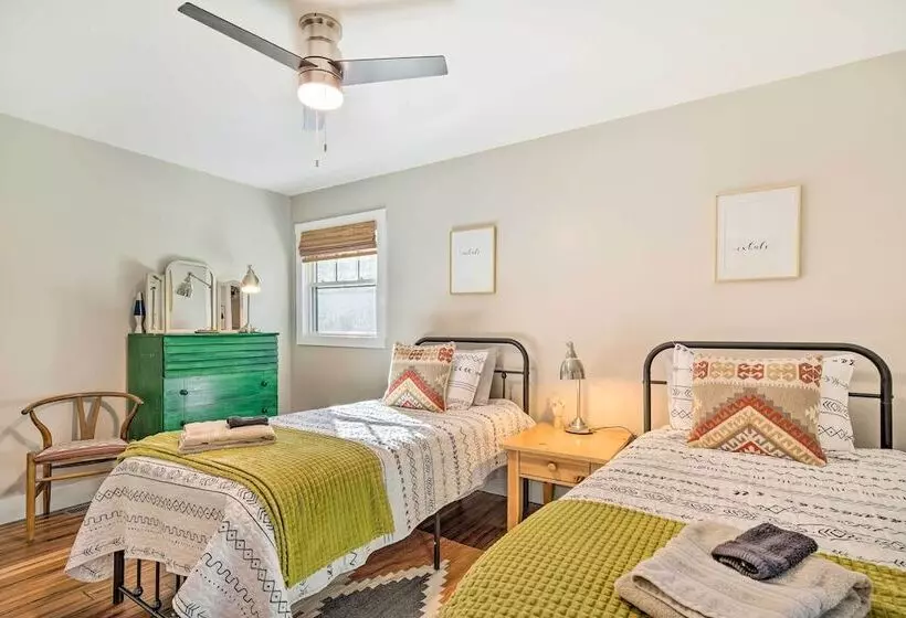 Peaceful Brevard Mountain Cabin: Hike, Golf & Swim