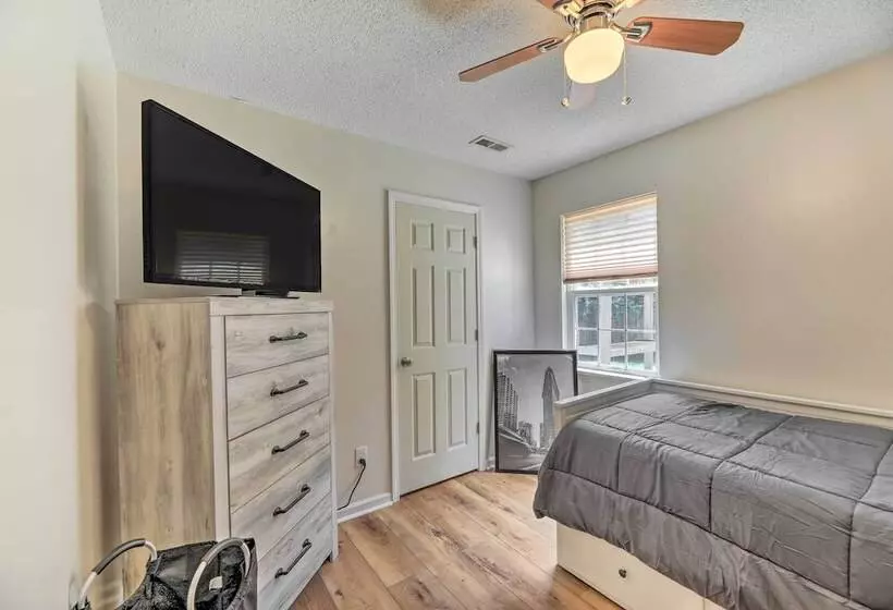 Pet Friendly Jacksonville Home W/ Fenced Yard