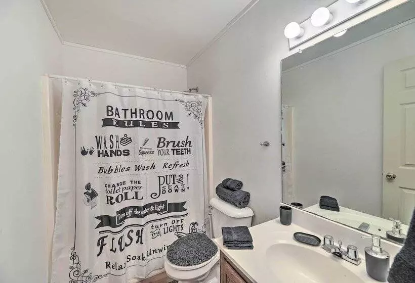 Pet Friendly Jacksonville Home W/ Fenced Yard