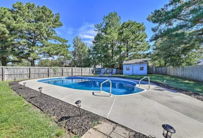 Pet Friendly Jacksonville Home W/ Fenced Yard