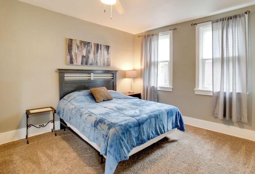 Pittsburgh Home W/ Private Yard 3 Mi To Dtwn!