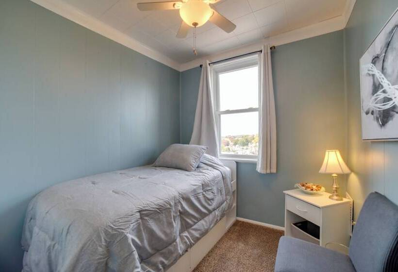 Pittsburgh Home W/ Private Yard 3 Mi To Dtwn!