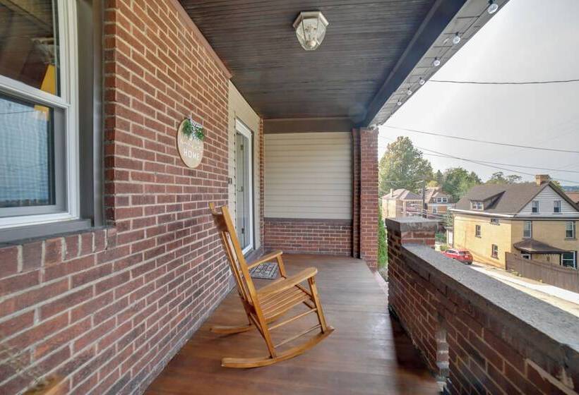 Pittsburgh Home W/ Private Yard 3 Mi To Dtwn!