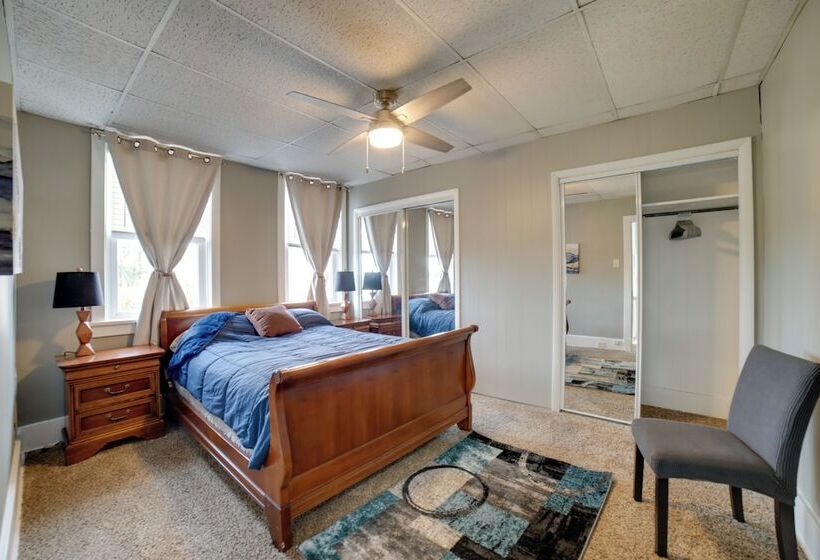 Pittsburgh Home W/ Private Yard 3 Mi To Dtwn!