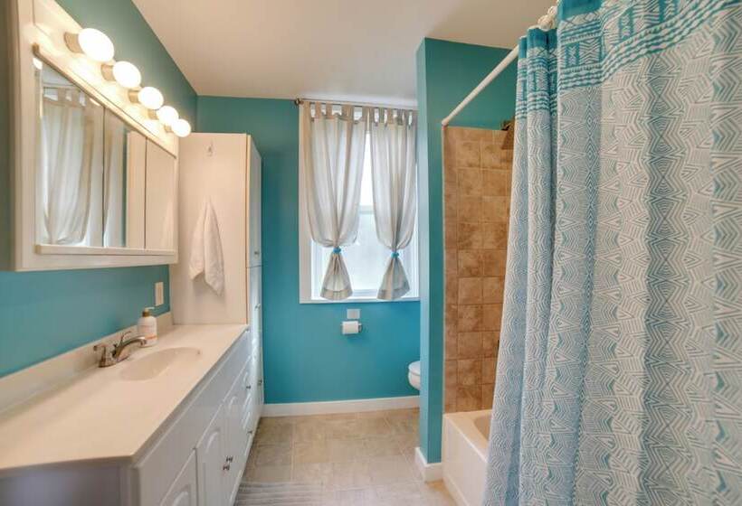 Pittsburgh Home W/ Private Yard 3 Mi To Dtwn!