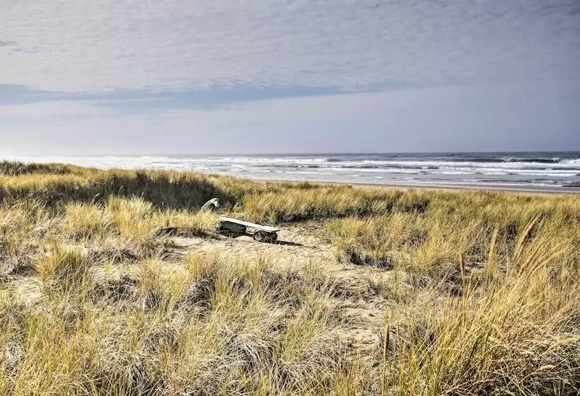 Private Rockaway Beach Retreat: 2 Blocks To Ocean!