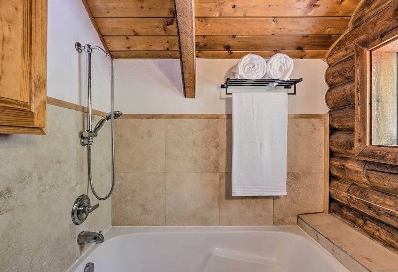 Provo Cabin W/ Mountain Views, Babbling Creek