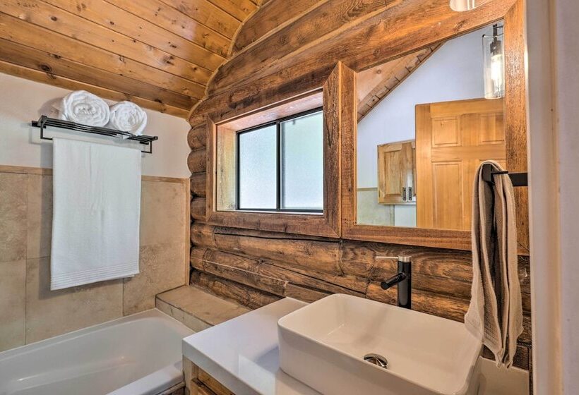 Provo Cabin W/ Mountain Views, Babbling Creek