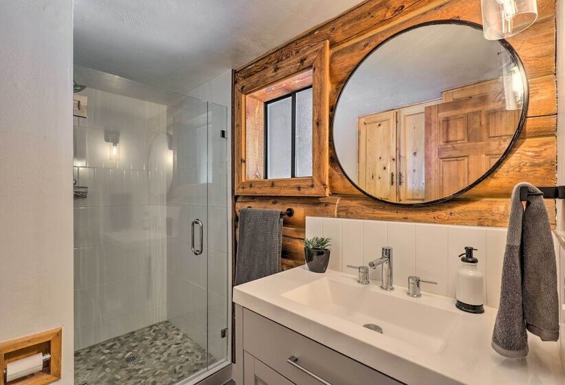 Provo Cabin W/ Mountain Views, Babbling Creek