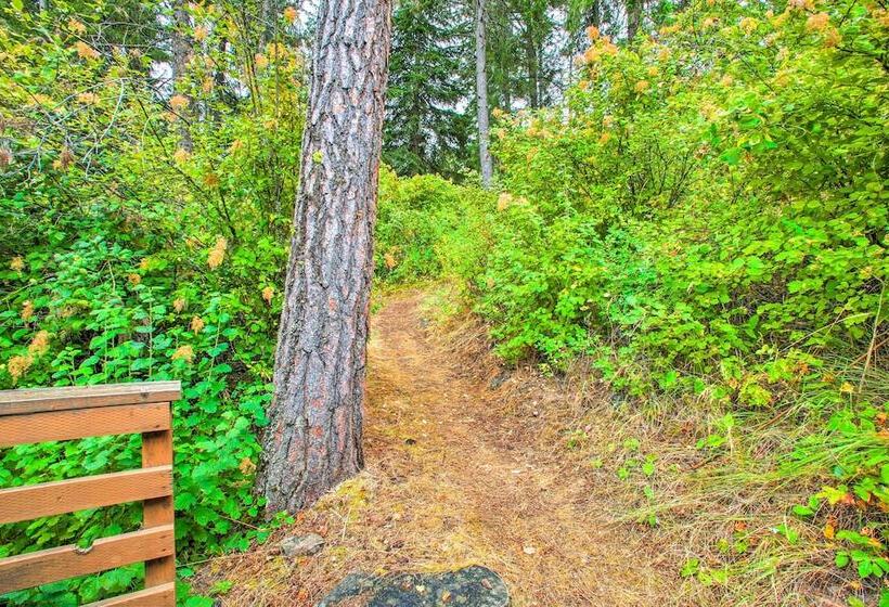 Remote Escape: Serene Lakeside Cabin W/ Beach