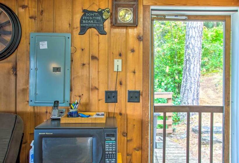 Remote Escape: Serene Lakeside Cabin W/ Beach