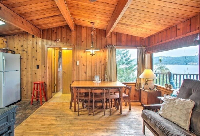 Remote Escape: Serene Lakeside Cabin W/ Beach