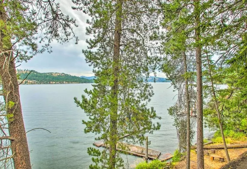 Remote Escape: Serene Lakeside Cabin W/ Beach