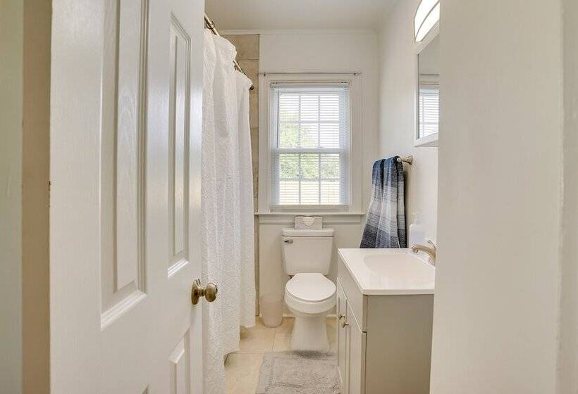 Richmond Vacation Home: 4 Mi To Downtown!