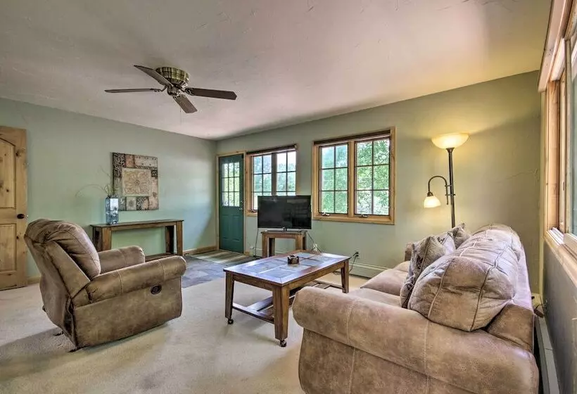 Rivers Edge Mtn Home: Private Hot Tub & Views