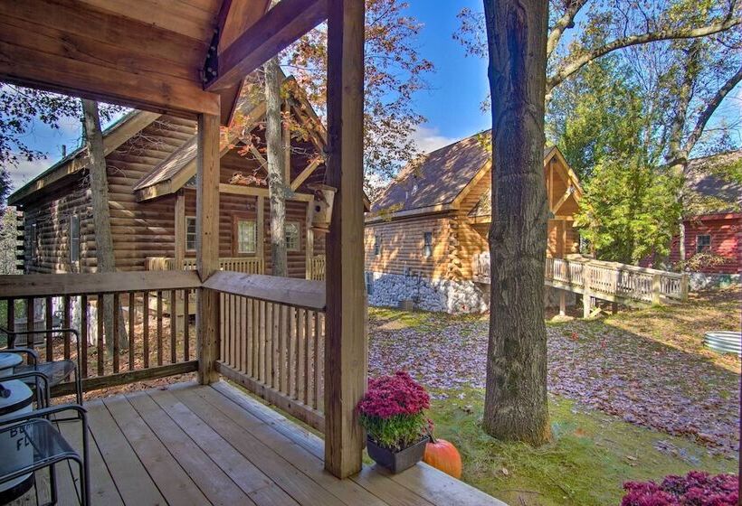 Rustic Rothbury Cabin W/ Resort Amenity Access!