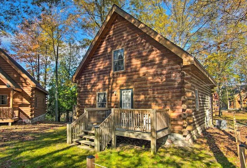 Rustic Rothbury Cabin W/ Resort Amenity Access!