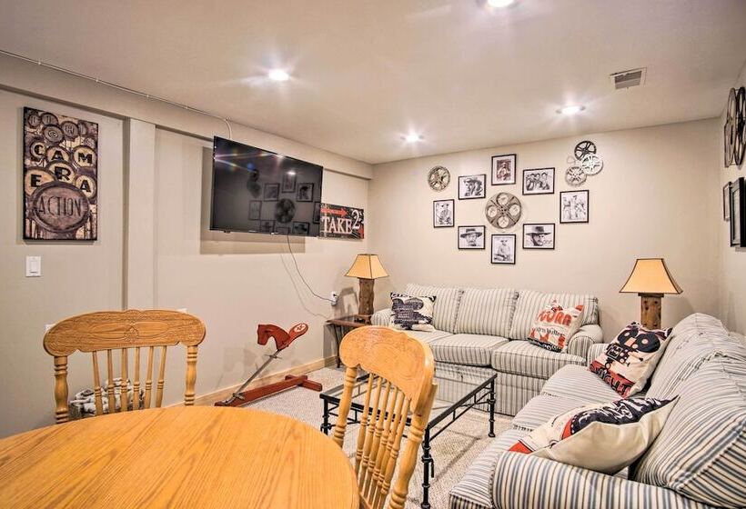 Rustic Rothbury Cabin W/ Resort Amenity Access!