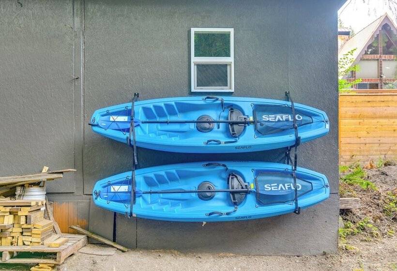 Rustic Cougar Cabin W/ Wood Burning Fire Pit!