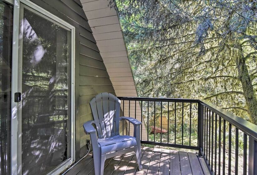 Rustic Cougar Cabin W/ Wood Burning Fire Pit!