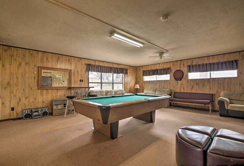 Rustic Lake Buchanan Hideaway W/ Game Room & Grill