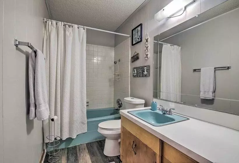 Rustic Lake Buchanan Hideaway W/ Game Room & Grill