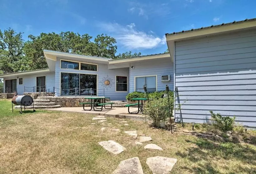 Rustic Lake Buchanan Hideaway W/ Game Room & Grill