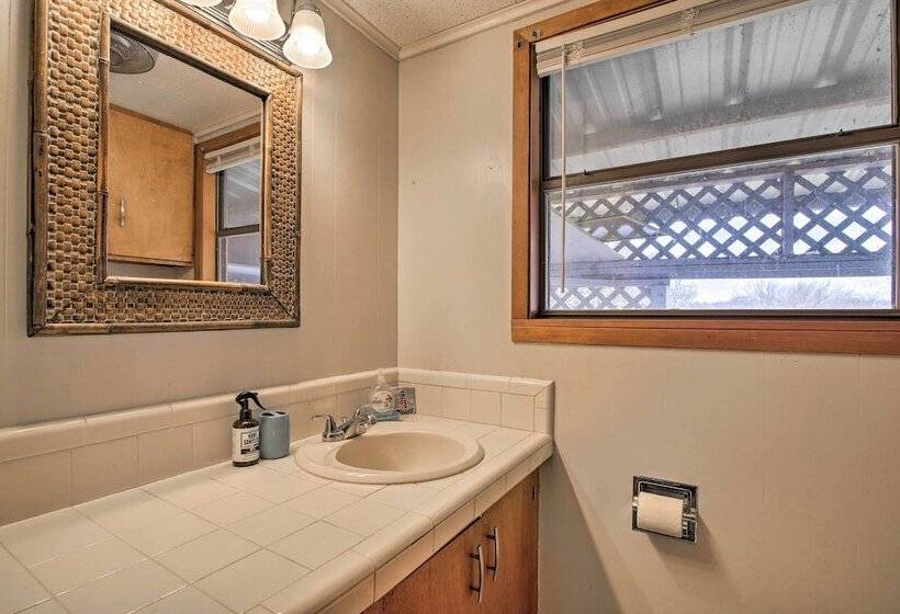 Rustic Lake Buchanan Hideaway W/ Game Room & Grill