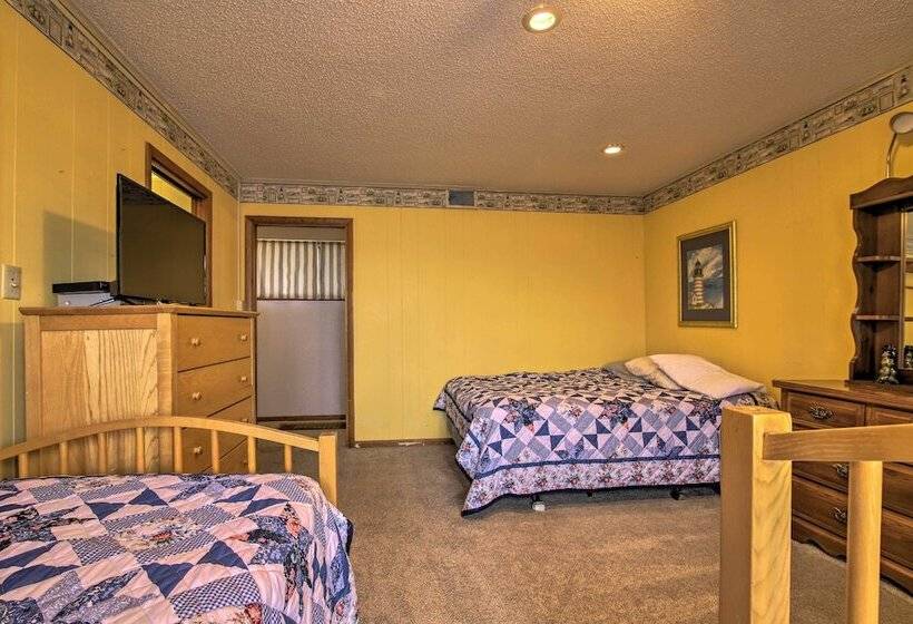 Rustic Lake Buchanan Hideaway W/ Game Room & Grill