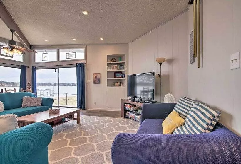 Rustic Lake Buchanan Hideaway W/ Game Room & Grill