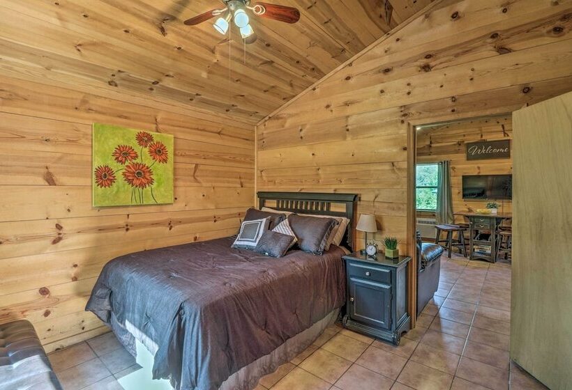 Rustic Mtn View Cabin < 1 Mile To White River!