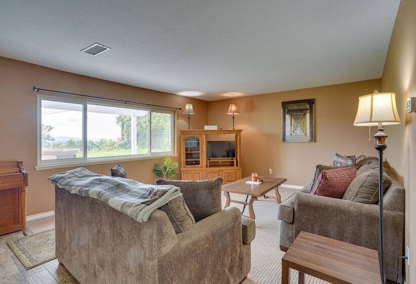 Santa Ana Home W/ Patio, 9 Mi To Disneyland!