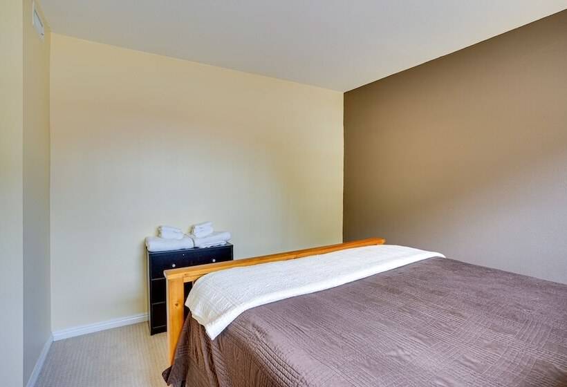 Santa Ana Home W/ Patio, 9 Mi To Disneyland!