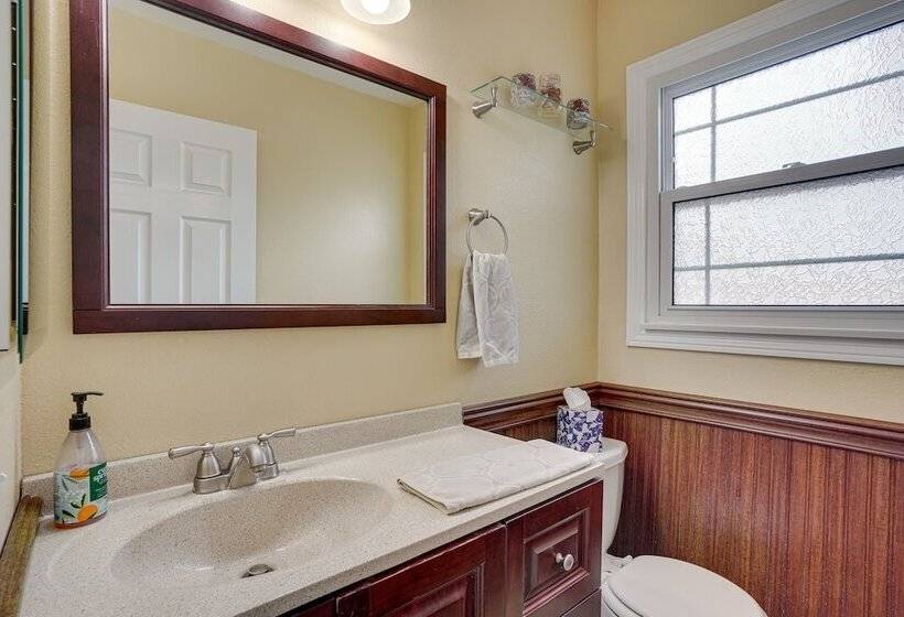 Santa Ana Home W/ Patio, 9 Mi To Disneyland!