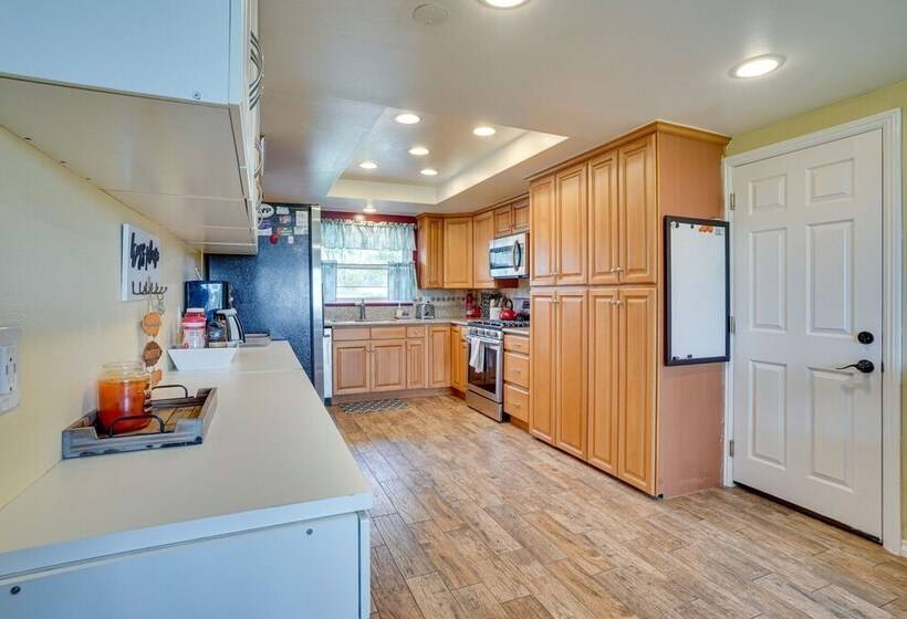 Santa Ana Home W/ Patio, 9 Mi To Disneyland!