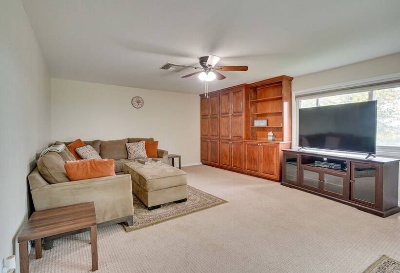 Santa Ana Home W/ Patio, 9 Mi To Disneyland!