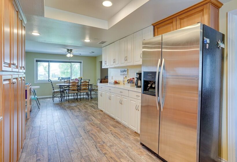 Santa Ana Home W/ Patio, 9 Mi To Disneyland!