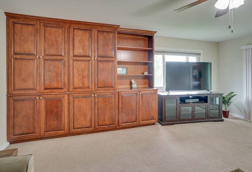 Santa Ana Home W/ Patio, 9 Mi To Disneyland!