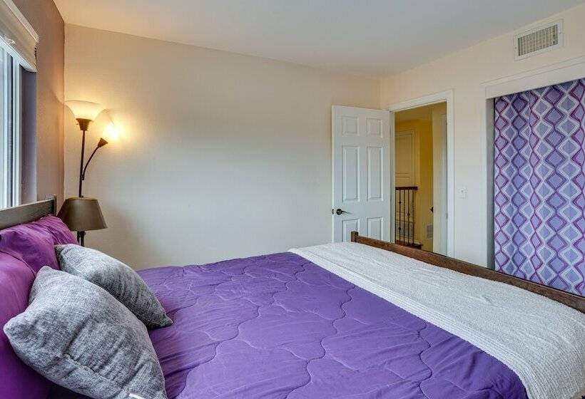 Santa Ana Home W/ Patio, 9 Mi To Disneyland!